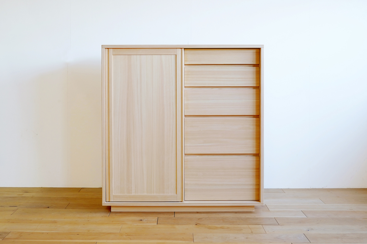 引出付き引き戸収納　ヒノキクラフト　オーダー家具1